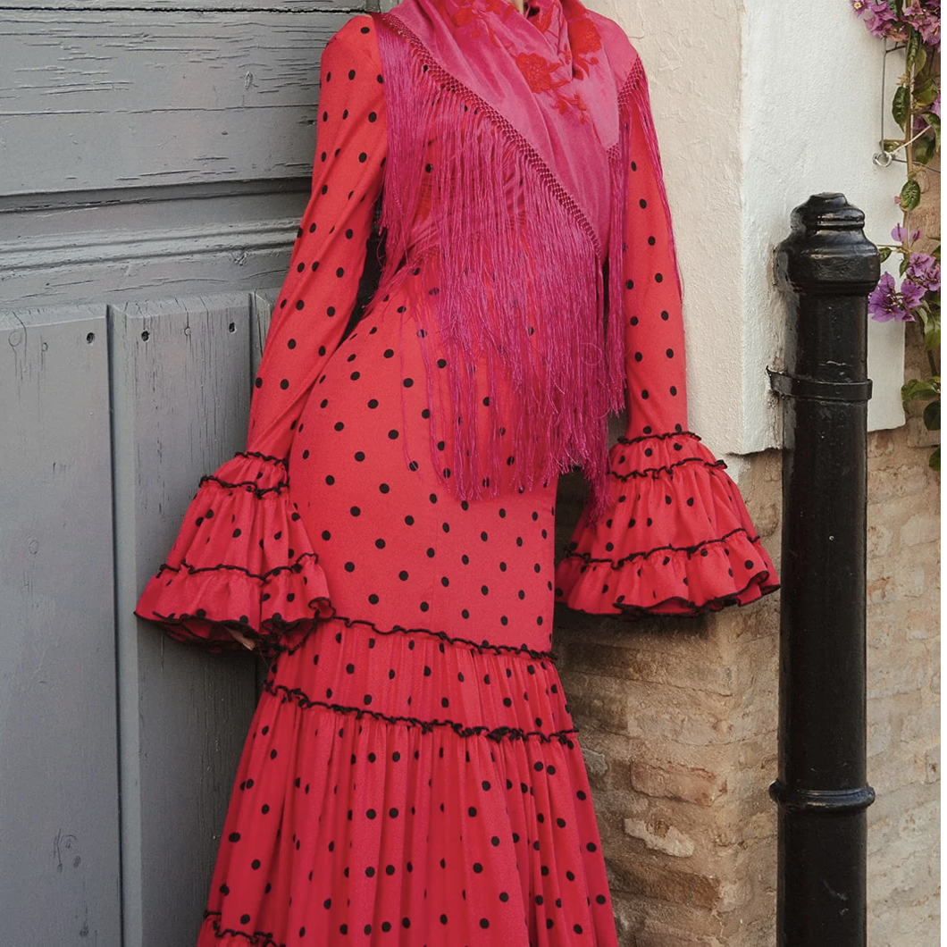 Detalle de un traje fucsia de Notelodigo